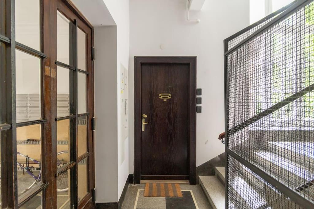 B Apartament *