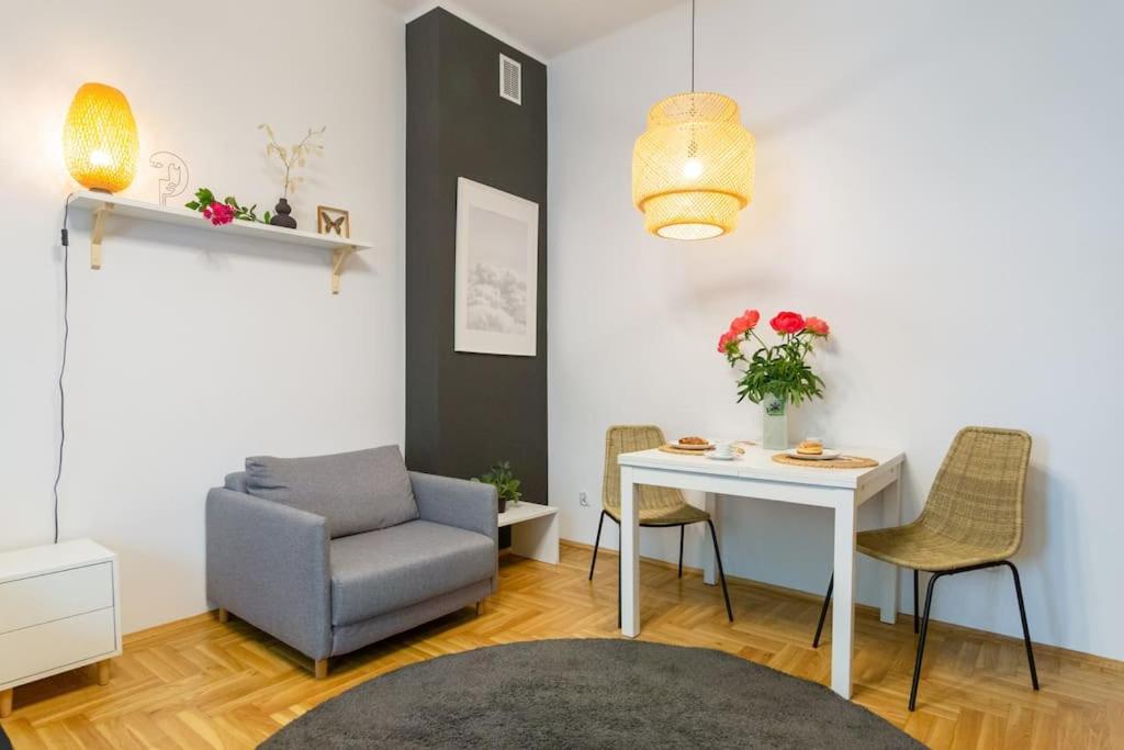Apartament B *